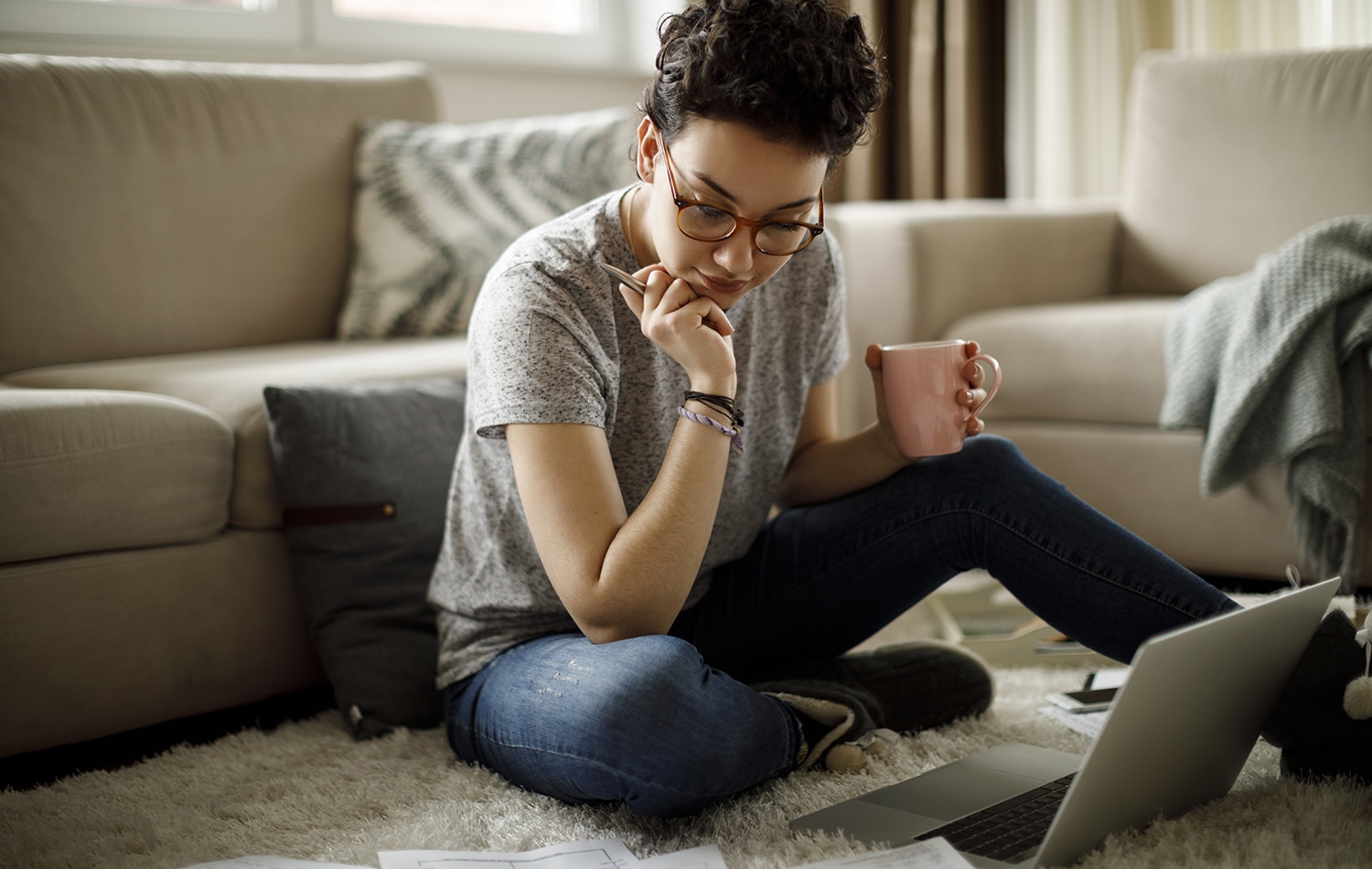 God’s Promises Combat Worry | Navigators Bible Study Resource | Young woman working at home