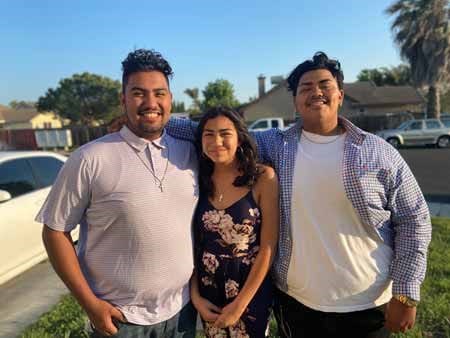 Making Disciples Among Familia | The Navigators Communities | Chris (left) with his sister and brother, Desiree and Daniel